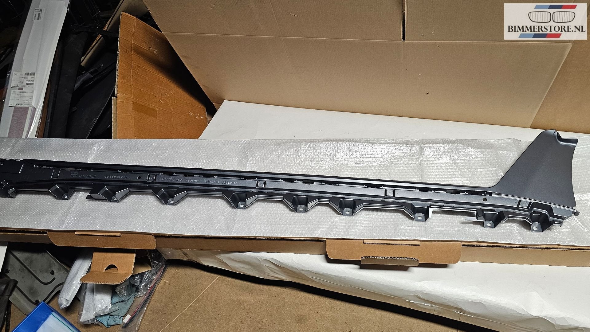 Sideskirt rechts Frozem Grey BMW i4 serie G26  51775A360F2, Ophalen, -, Nieuw, Bumper
