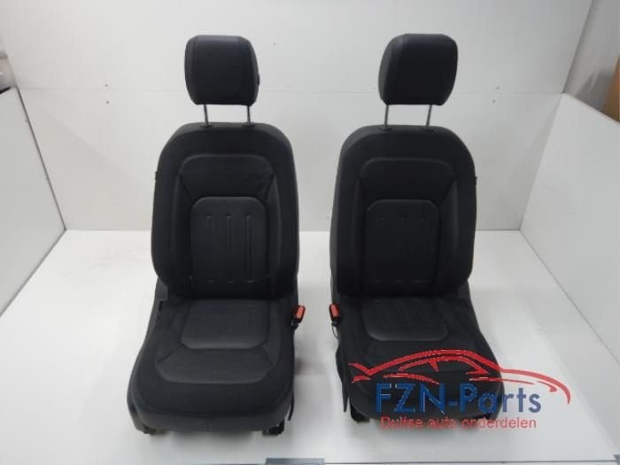 Land Rover New Defender L8B2 Voorstoelen Links en Rechts Led, Auto-onderdelen, Ophalen of Verzenden, Gebruikt