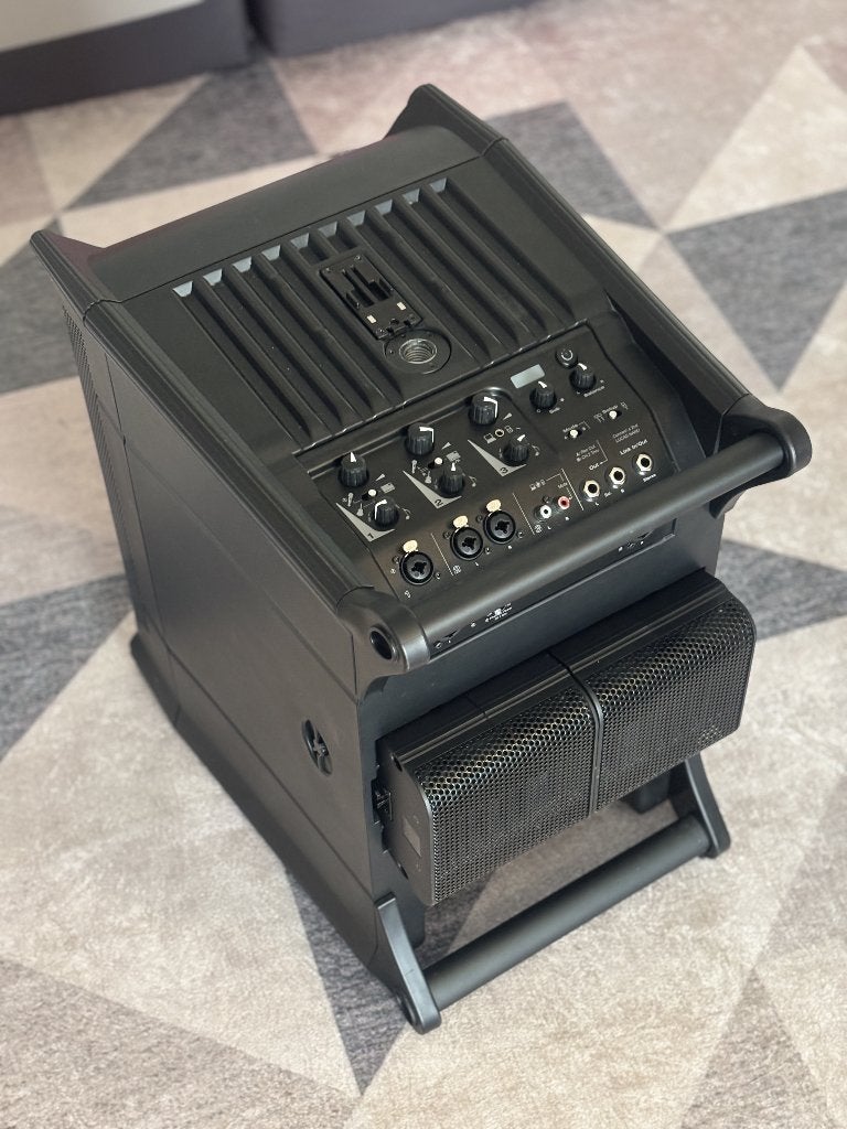 In de zaak HK LUCAS NANO 600 wordt 470 euros, Muziek en Instrumenten, Overige aantallen, Zo goed als nieuw, Met standaard, Ophalen