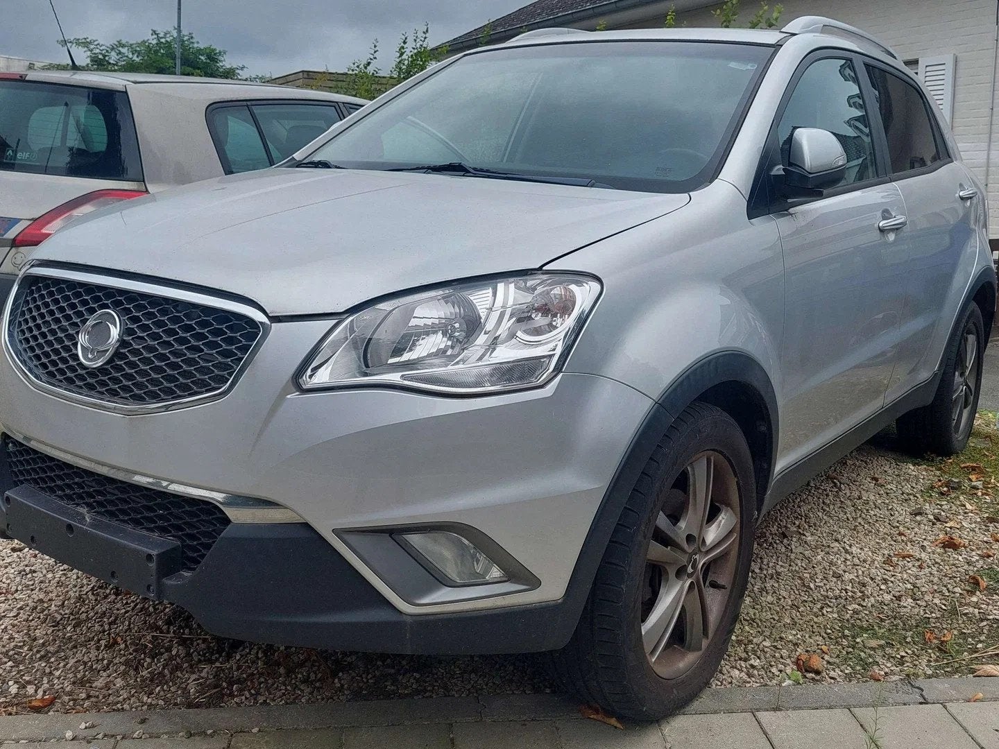 SsangYong Korando GEARBOX PROBLEM Rijdt niet (automatique), Autos, SsangYong, Cuir, Achat, 199 g/km, Korando