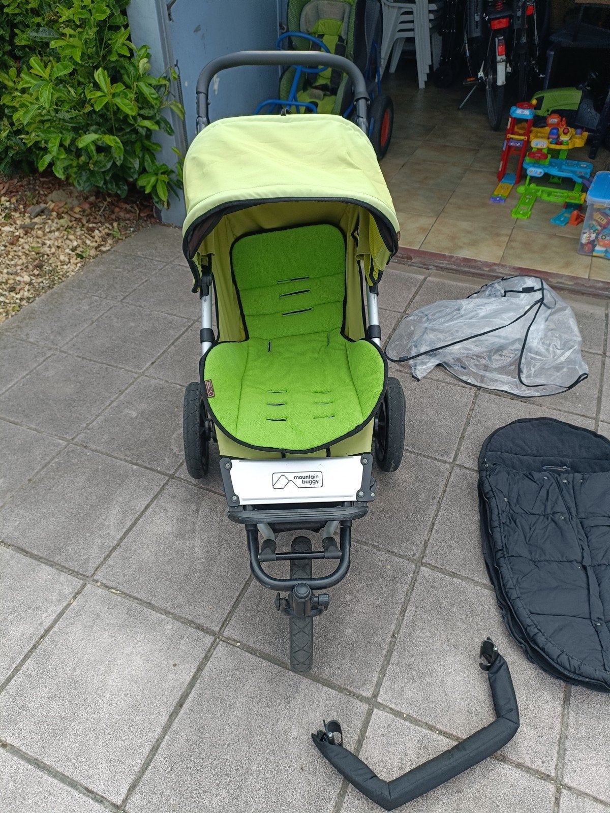 Mountain buggy, Enfants & Bébés, Buggys, Protection de pluie, Enlèvement