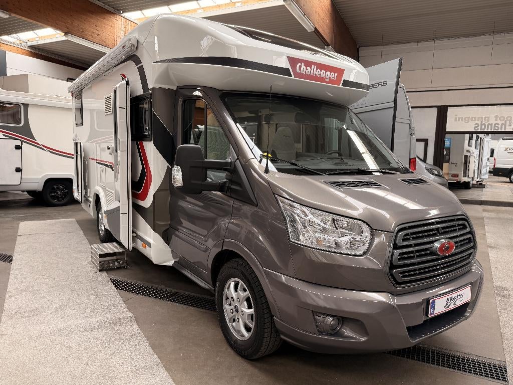 Challenger Premium Auto | 39 000 km ! Airco - Solar, Entreprise, Ford, Réfrigérateur, Diesel