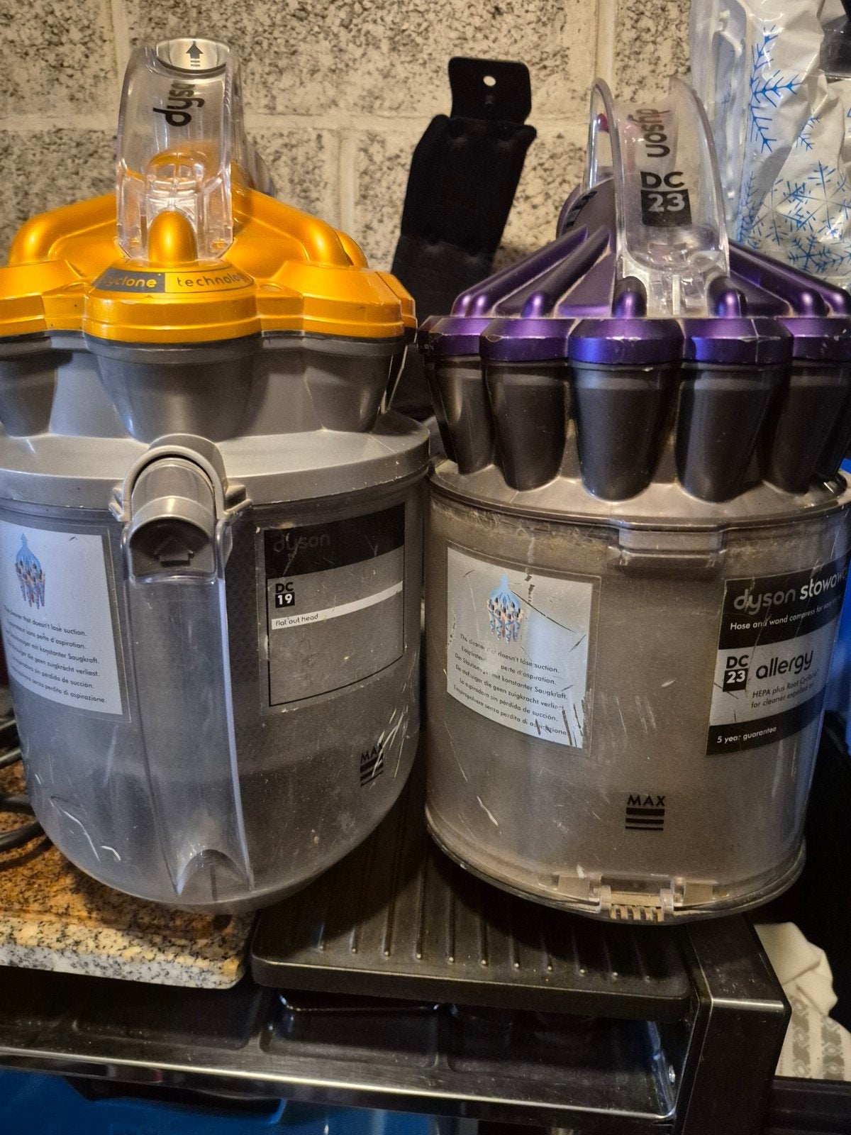 Dyson divers 2 accessoires.  1 jaune + 1 mauve., Electroménager, Enlèvement, Dyson
