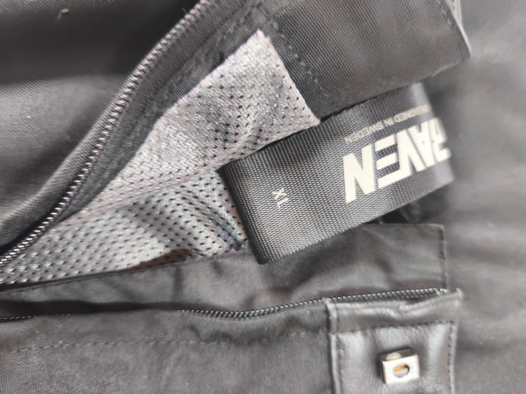 Moto broek merk raven, Motoren, Kleding | Motorkleding, Ophalen