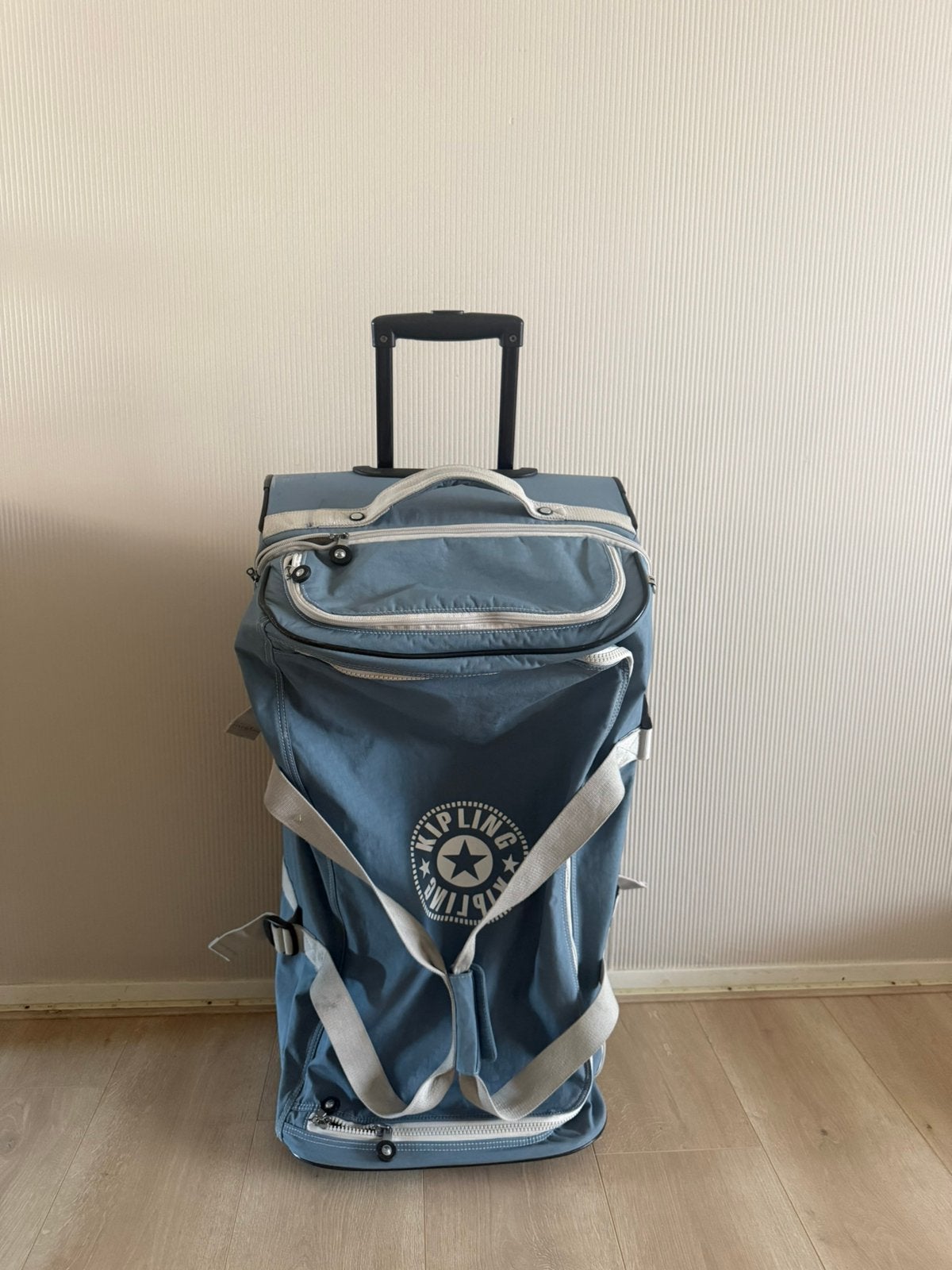 Étui de voyage souple Kipling avec 2 roulettes. Comme neuf, Enlèvement, Comme neuf, Poignée extensible