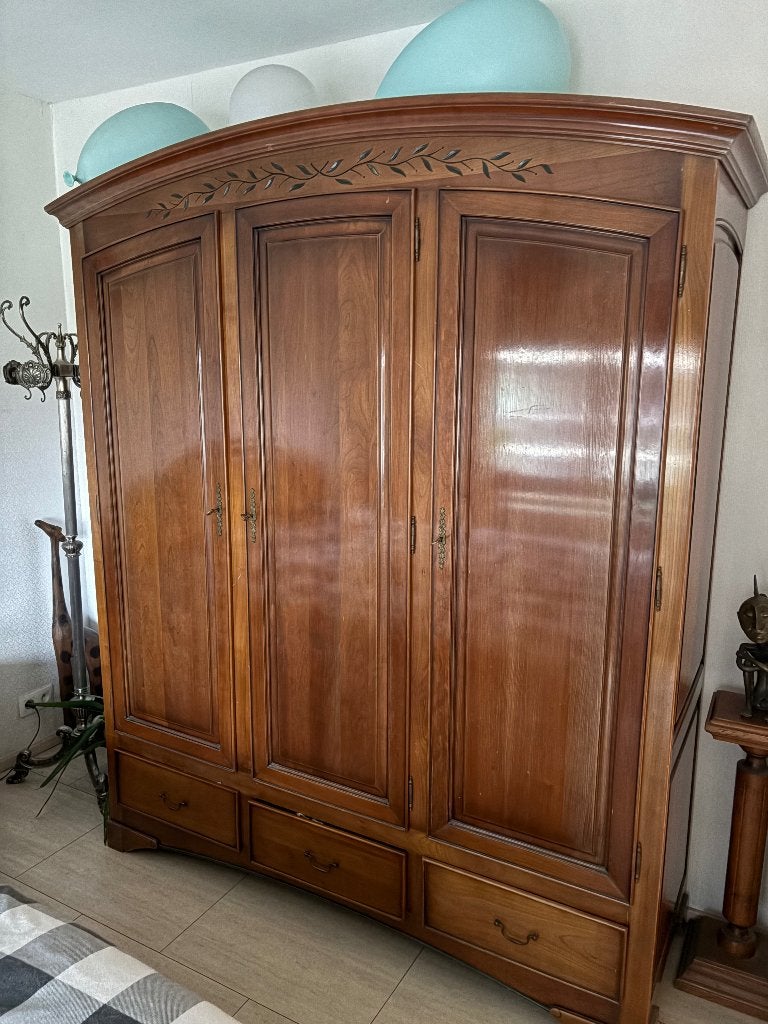 Antieke kersenhouten slaapkamer, Ophalen