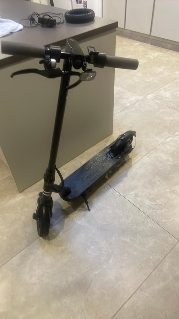 Denver elektrische step wel lekke band van voor, Fietsen en Brommers, Steps, Zo goed als nieuw, Elektrische step (E-scooter), Ophalen