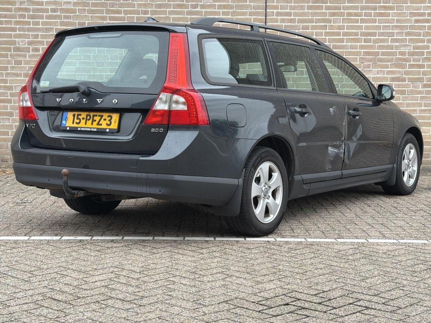 Volvo V70 2.0D Momentum | Cruise | Climate | Stoelverwarming, Auto's, V70, Zilver of Grijs, 157 g/km, Parkeersensor