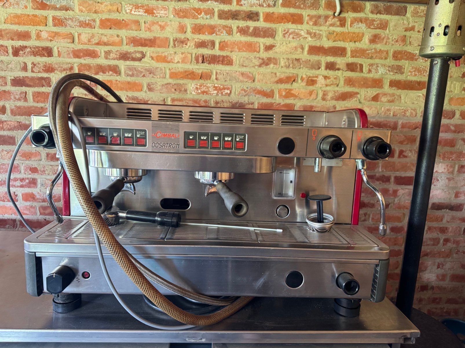 La Cimbali Dosatron 2-groeps espressomachine | Gereviseerd, Electroménager, Cafetières, Café en grains, Utilisé, 10 tasses ou plus