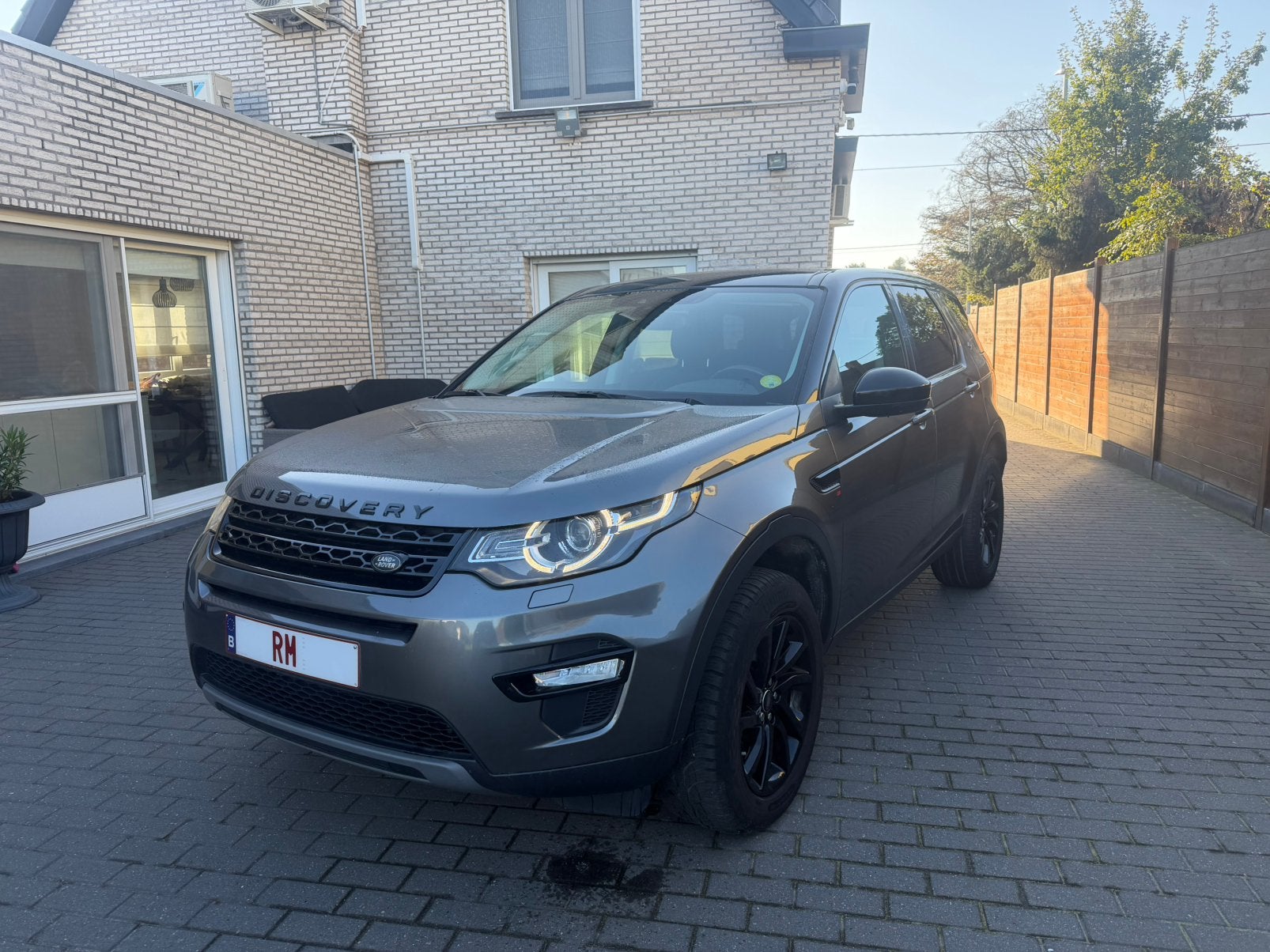 Land Rover Discovery Sport 2.0D Pano*Cruise*Xenon*Verw Z*Ass, Autos, Cuir, Argent ou Gris, Euro 6, Entreprise