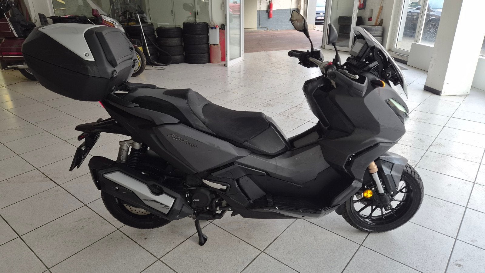 honda adv 350, Bedrijf