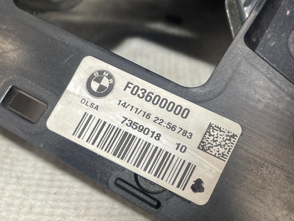 BMW BMW F20 LCI 7359018 rechter achterlichten, Auto-onderdelen, Ophalen, Gebruikt, BMW