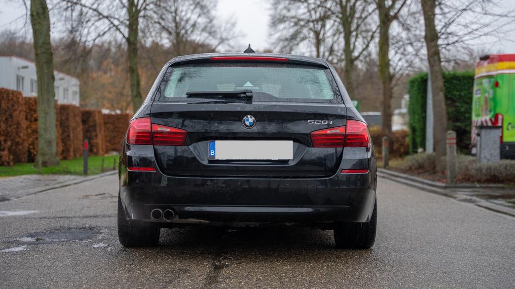 BMW 528i euro 6b, Auto's, BMW, Achterwielaandrijving, 4 cilinders, Zwart, Leder