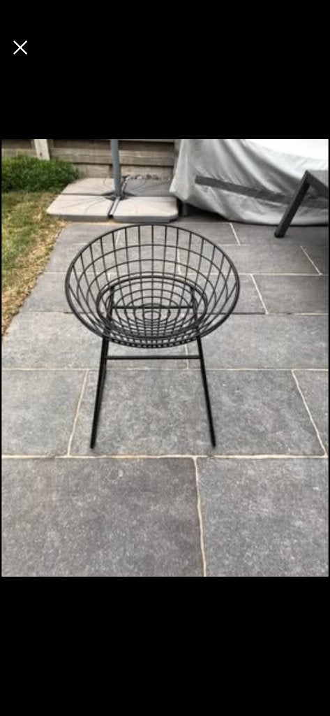 Design stoeltje, Enlèvement