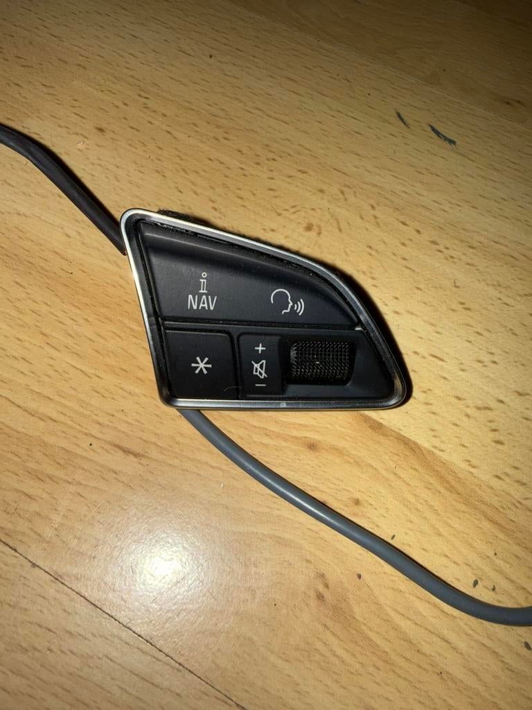 Commande volant Audi, Enlèvement, Audi
