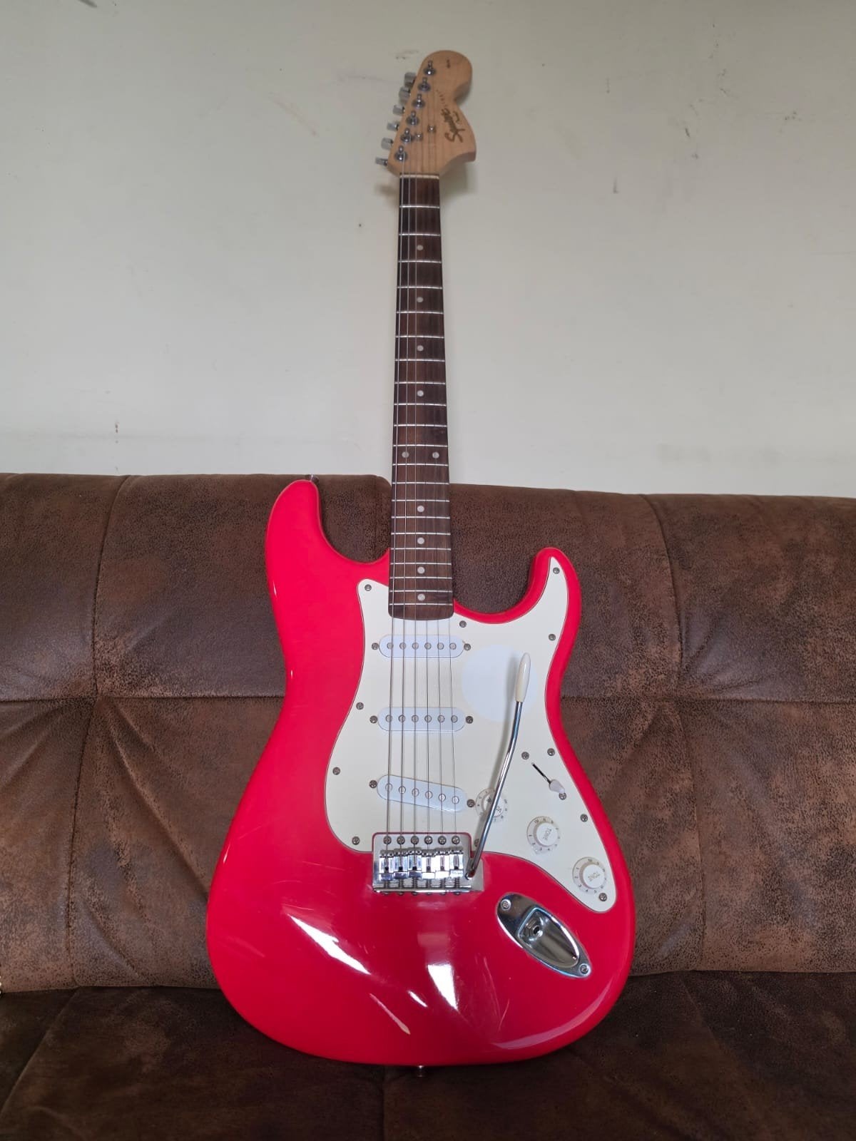 Elektrische gitaar set te koop – Squier Strat + Line 6 Flext, Musique & Instruments, Instruments à corde | Guitares | Électriques
