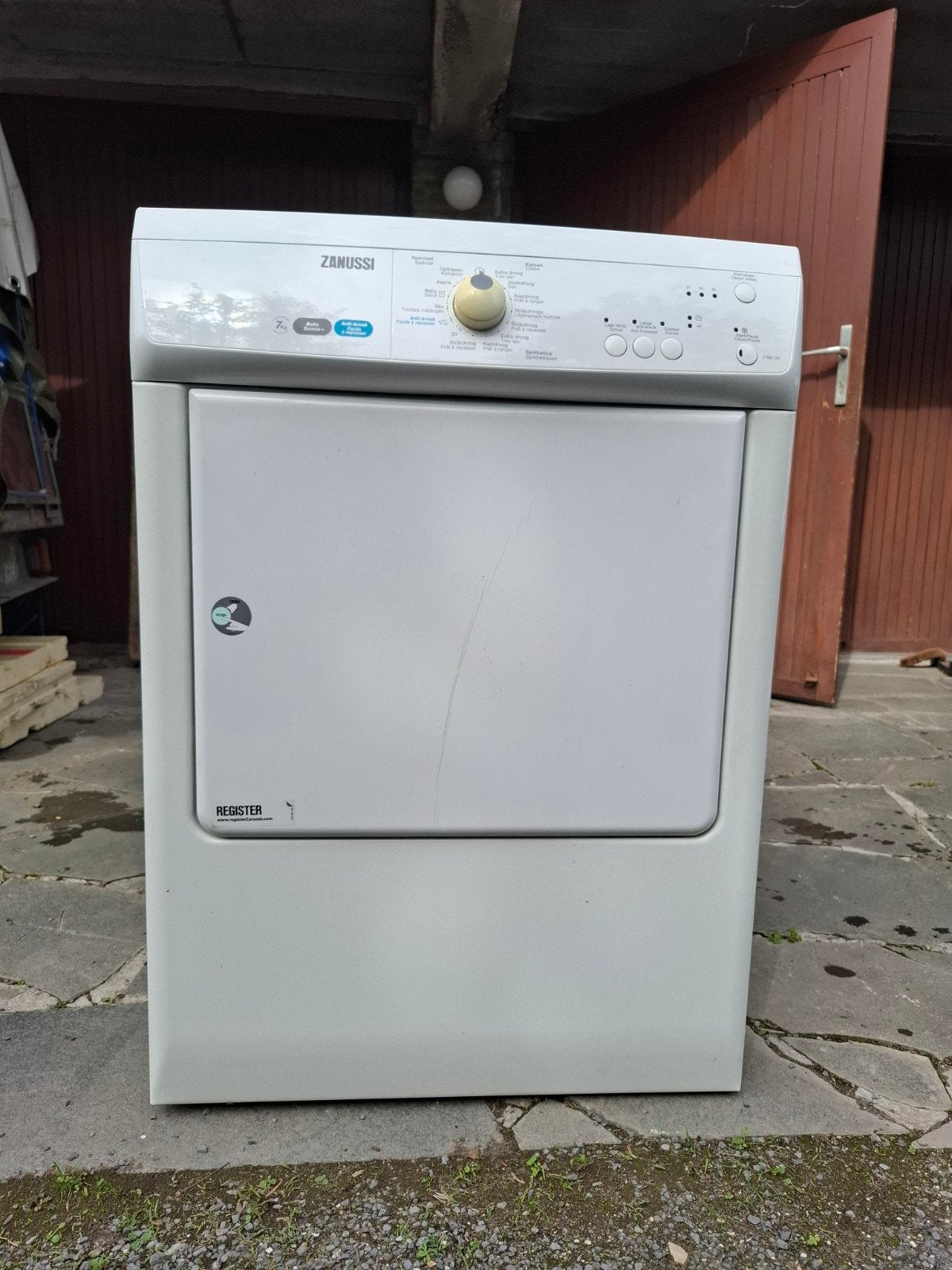 Droogkast, Elektronische apparatuur, Ophalen