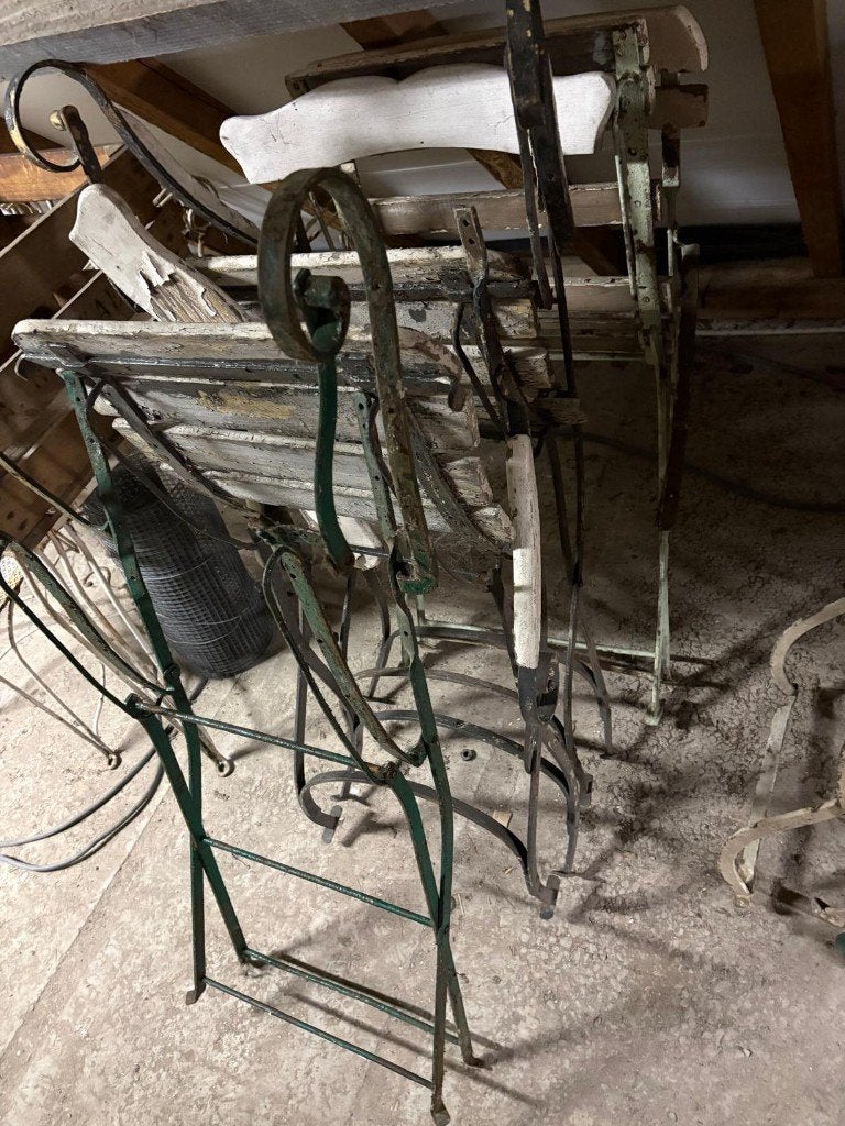 Lot oude tuinstoeltjes te koop, Ophalen
