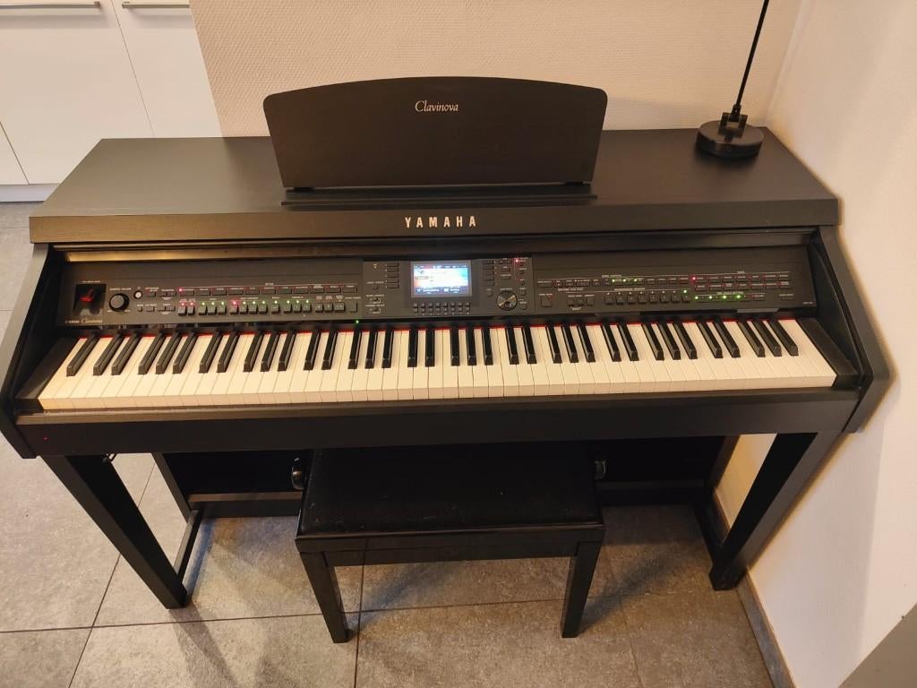 Piano Yamaha Clavinova CVP-701 – Etat impeccable - Banc incl, Muziek en Instrumenten, Piano's, Zo goed als nieuw, Piano, Zwart