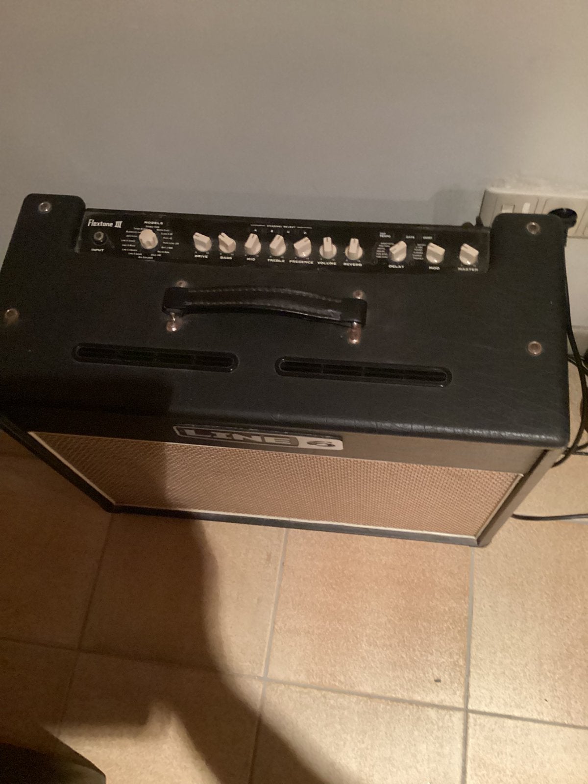 Line 6 flextron III met voetschakelaar 75 W, Enlèvement, Utilisé, Guitare, 50 à 100 watts