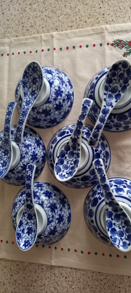 Bols chinois avec cuillères assorties, Collections, Porcelaine, Cristal & Couverts, Enlèvement, Neuf, Autres types