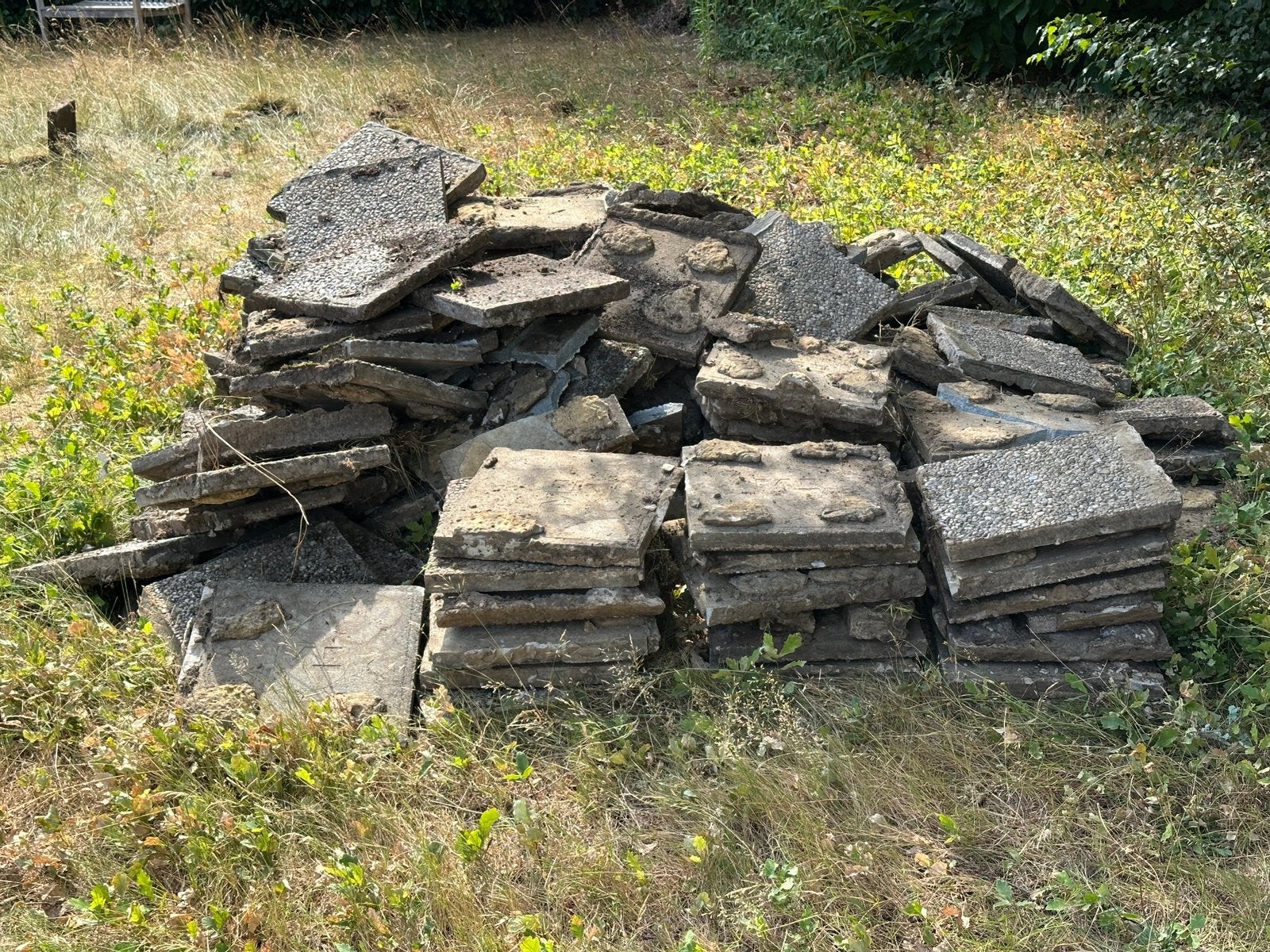 GRATIS beton met kiezel stenen, Ophalen, Gebruikt