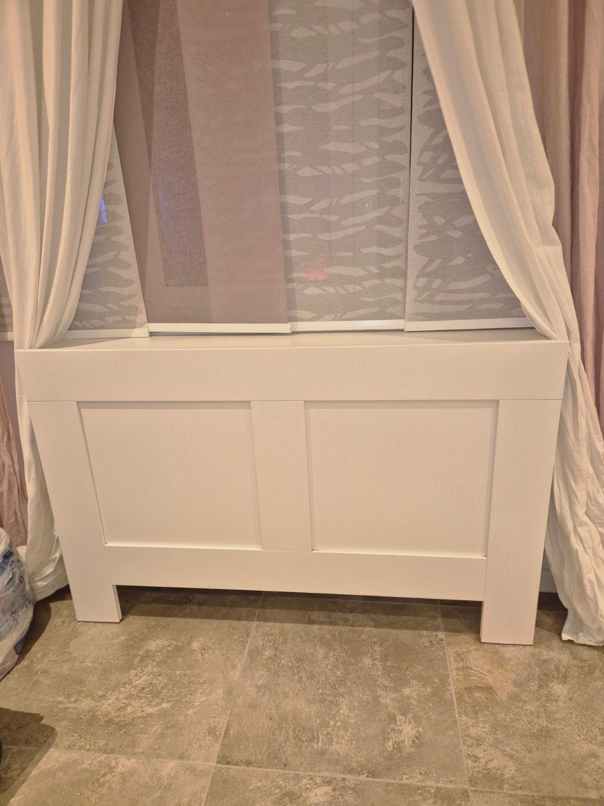 Tête de lit BRIMNES IKEA 
Tête de lit avec rangement, blan, Enlèvement, Comme neuf