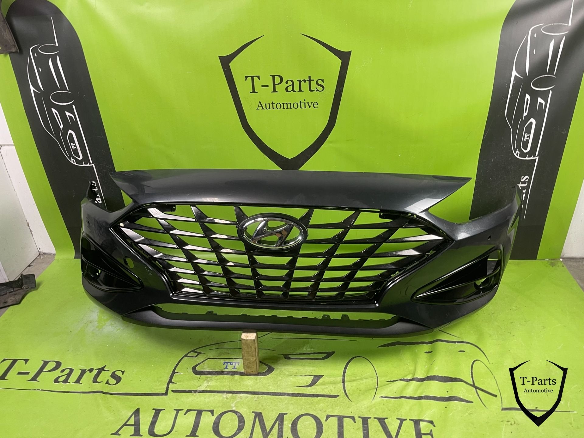pare-chocs avant de la Hyundai i30, calandre, Info@fabrikant.eu, Fabrikant BV, Pare-chocs, Utilisé