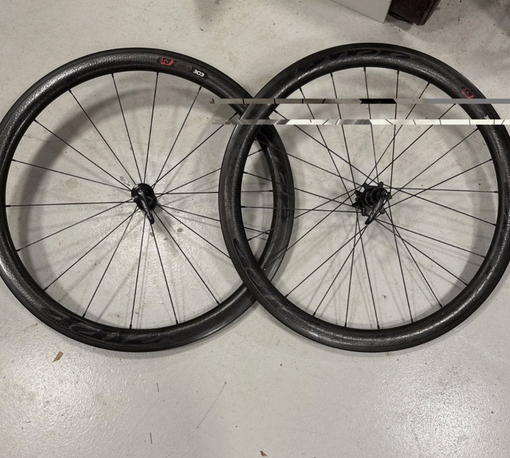 Paire de roues en carbone ZIPP 303 FIRECREST, Overige merken, Enlèvement ou Envoi, Utilisé, Carbone