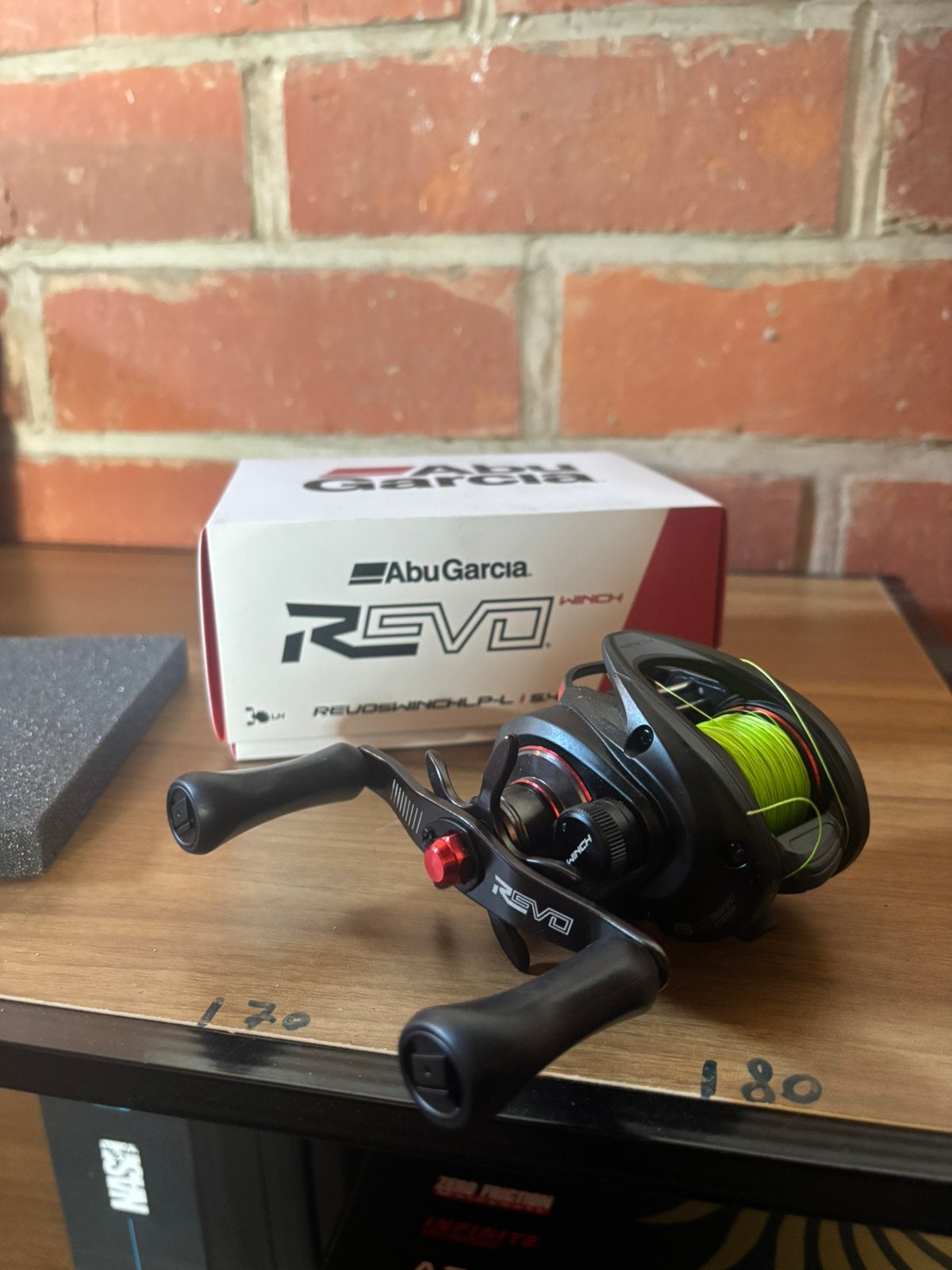 Abu Garcia revo 5 winch LPL, Enlèvement, Neuf