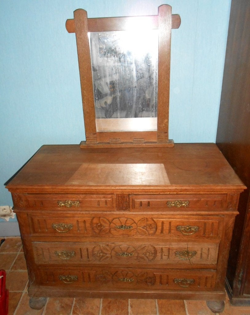 Ancienne commode 5 tiroirs néo-Renaissance / Henri II, Maison & Meubles, Néo-Renaissance / Henri II, 5 tiroirs ou plus, Moins de 100 cm