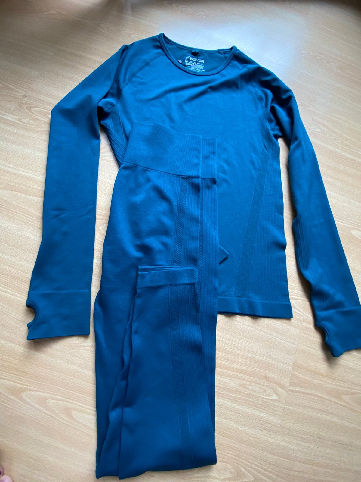 Vêtement de sport: 11€, Kleding | Dames, Sportkleding, Ophalen of Verzenden, Gedragen, Maat 42/44 (L), Groen