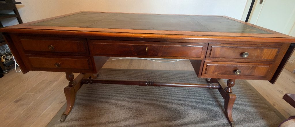 Bureau met lederen blad uit de jaren 60., Antiek en Kunst, Antiek | Meubels | Tafels, Ophalen