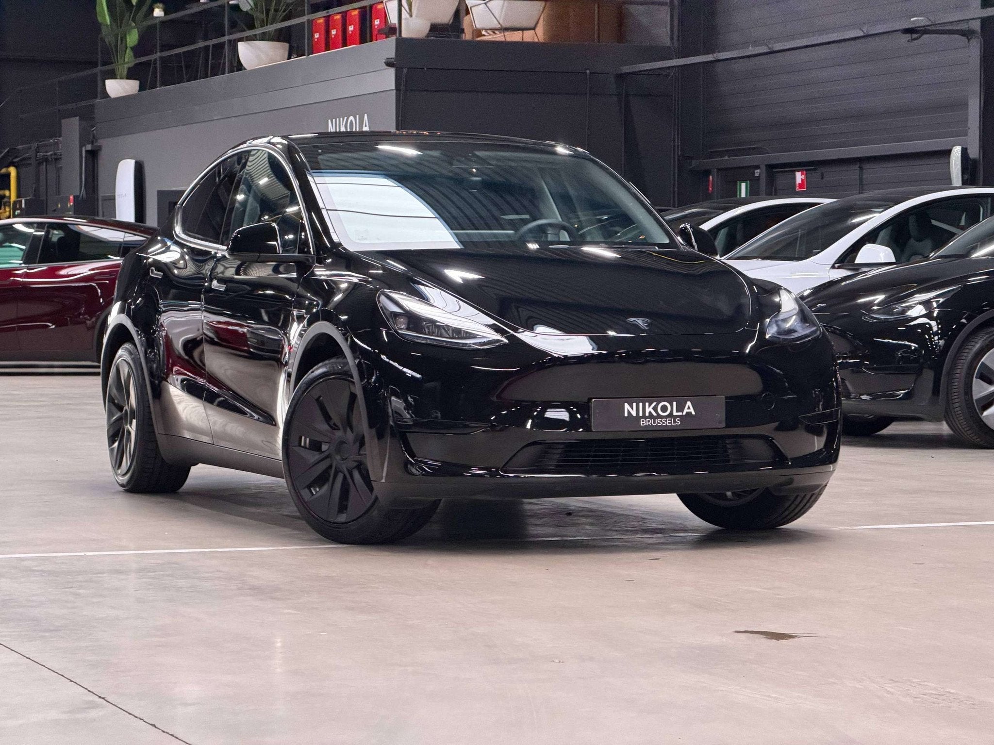 Tesla Model Y REAR WHEEL DRIVE - FULL BLACK - AUTOPILOT ACTI, Auto's, Achterwielaandrijving, Zwart, Zwart, Leder