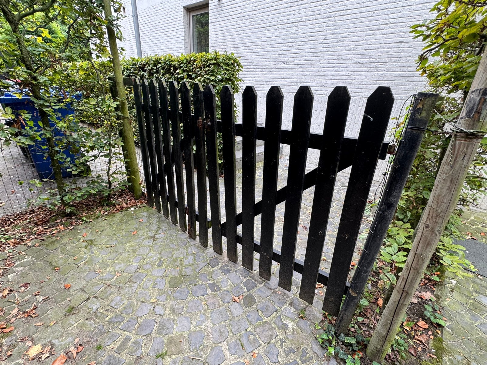 Dubbele houten tuinpoort – zwart, Tuin en Terras, Ophalen, Zo goed als nieuw