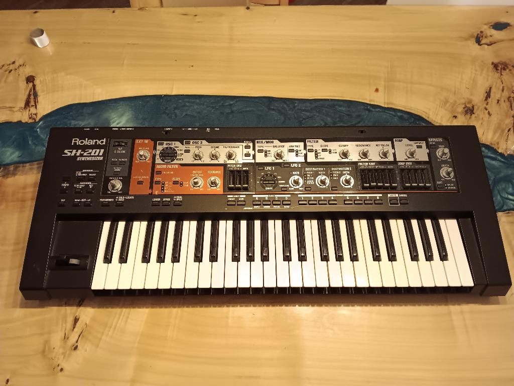 Roland SH 201 Synthesizer, Muziek en Instrumenten, Synthesizers, Ophalen, Gebruikt, 49 toetsen, Roland