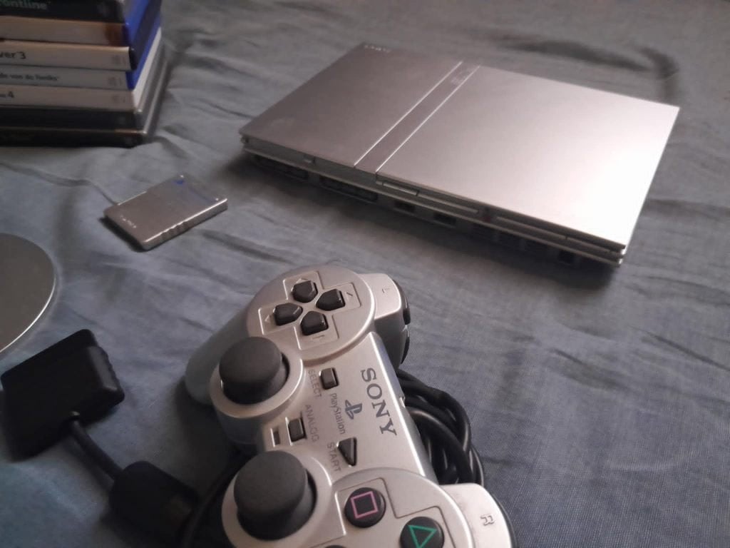 Sony Playstation 2 Slim Silver, Games en Spelcomputers, Spelcomputers | Sony PlayStation 2, Ophalen, Met games, Zo goed als nieuw