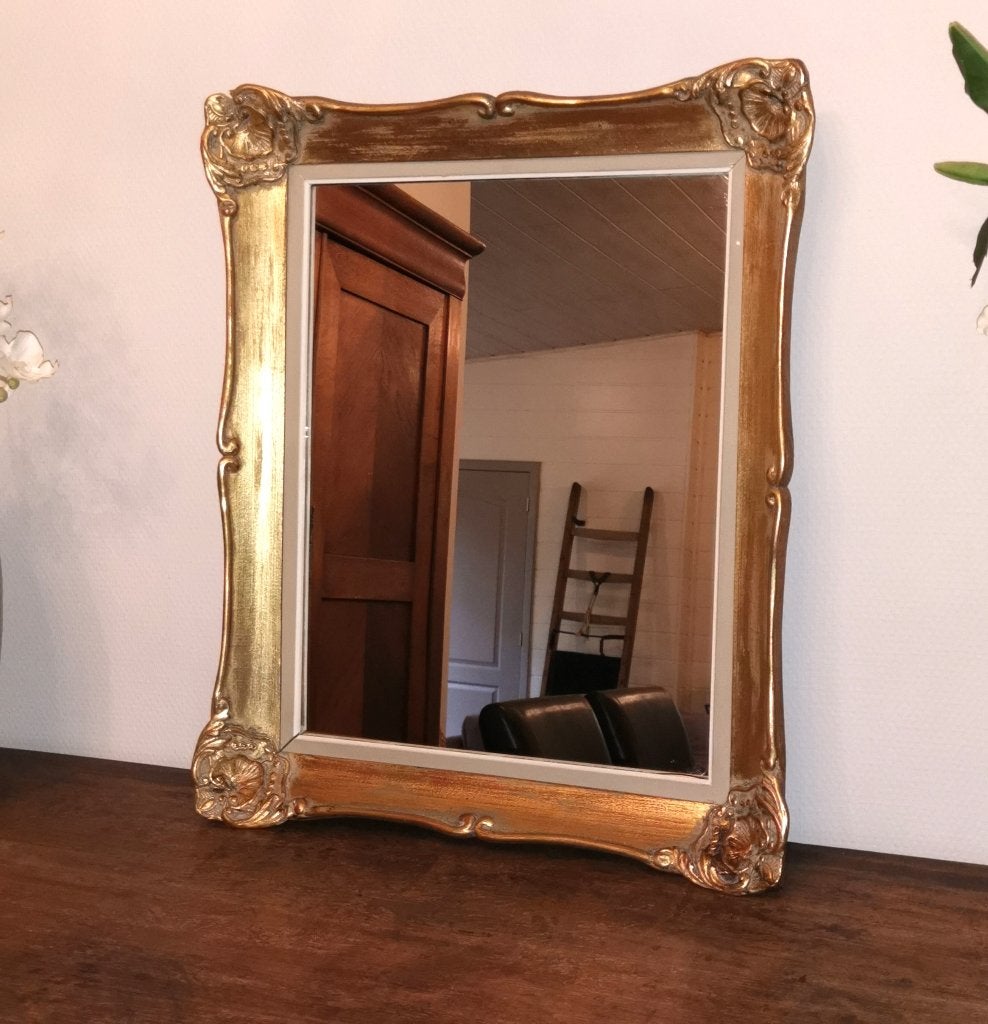oude Barok spiegel met gouden kader 58 x 49, Minder dan 50 cm, Gebruikt, Ophalen of Verzenden, Minder dan 100 cm