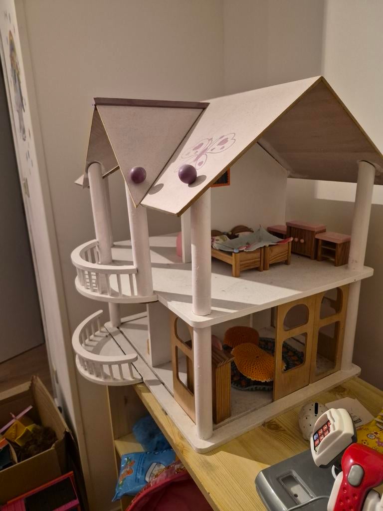 Poppenhuis met meubeltjes, Kinderen en Baby's, Speelgoed | Poppenhuizen, Ophalen, Poppenhuis