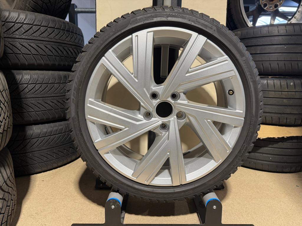18” Volkswagen Golf 8 GTI / R - Bergamo Velgen, Pneus et Jantes, Pneus hiver, Véhicule de tourisme, 18 pouces