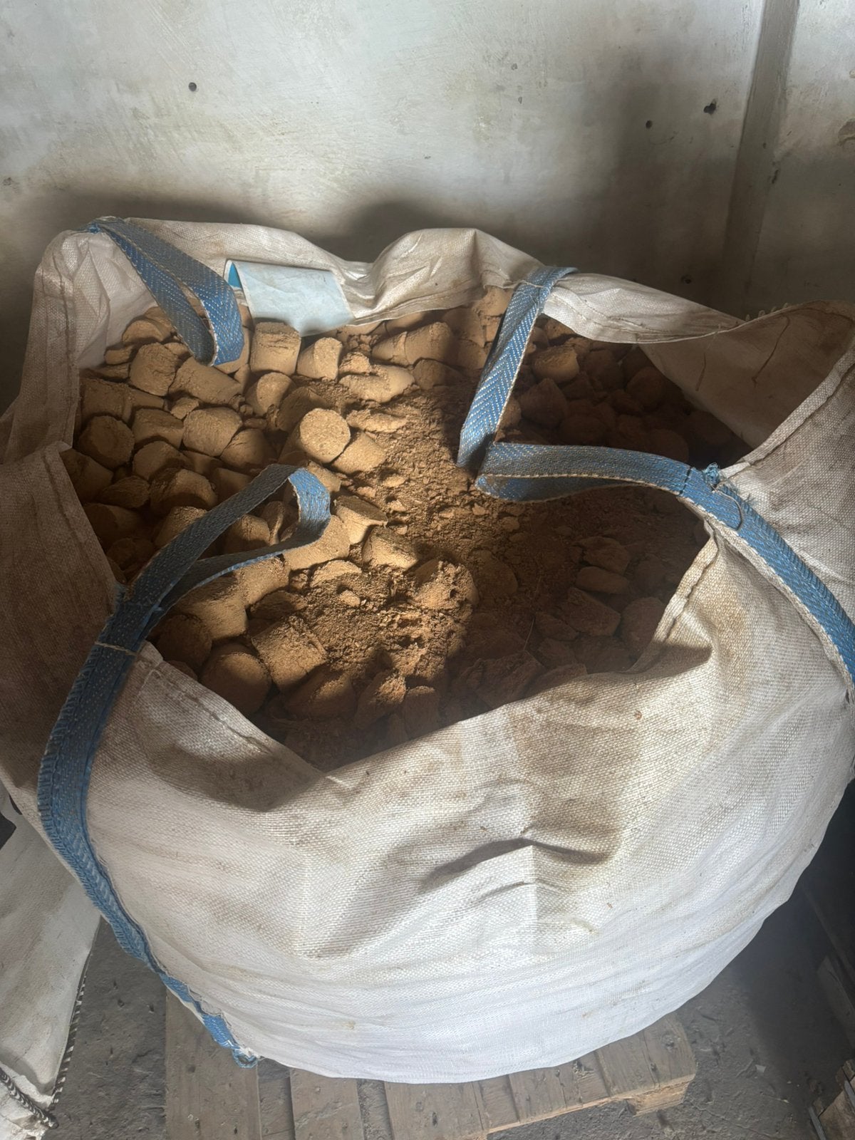 Houtbriquetten, brandhout, Moins de 3 m³, Enlèvement, Autres essences de bois
