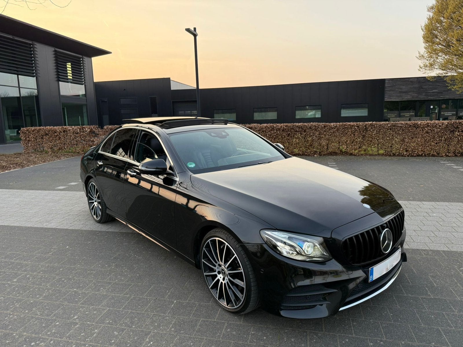 Mercedes E220D AMG PACK -  Zeer goed uitgerust !, Auto's, Automaat, 4 deurs, Achterwielaandrijving, Zwart