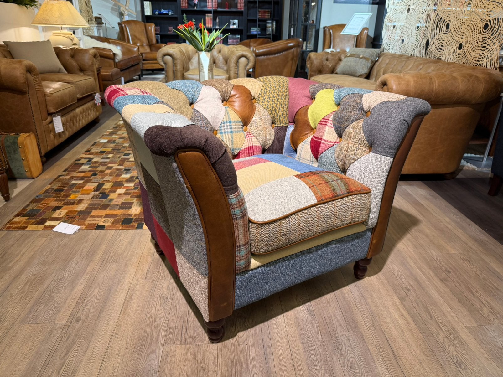 PERIWINKLE PATCHWORK MULTICOLOR CHESTERFIELD TWEED STOF, Enlèvement ou Envoi, Neuf, Cuir