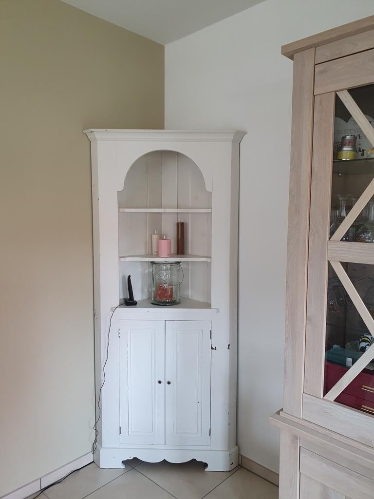 Belle armoire d'angle en bois, Enlèvement