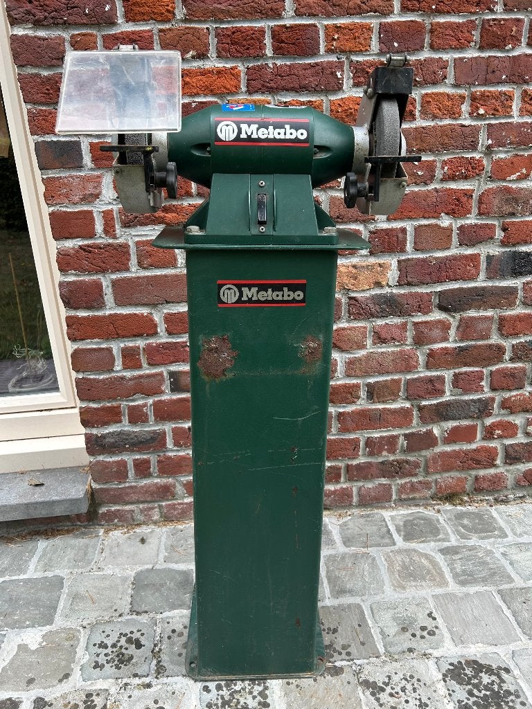Meuleuse sur pied Metabo, Bricolage & Construction, Enlèvement, Utilisé, Moins de 700 watts, Banc de travail