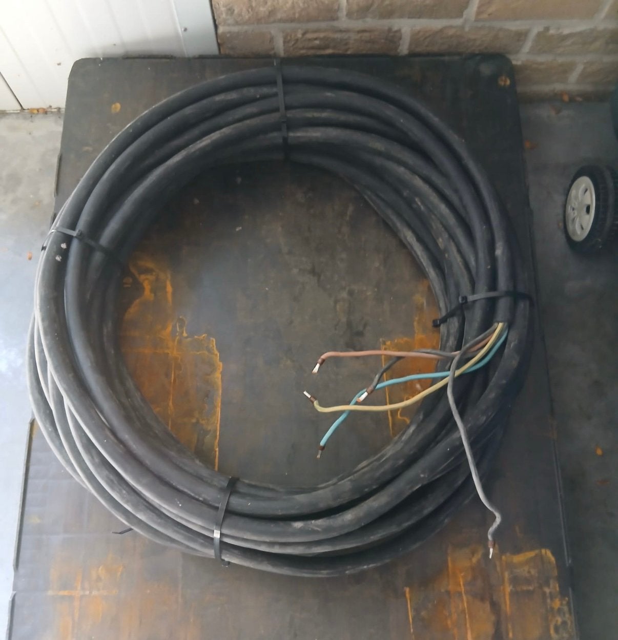 Elektriciteitskabel, Doe-het-zelf en Bouw, Elektriciteit en Kabels, Ophalen, Zo goed als nieuw