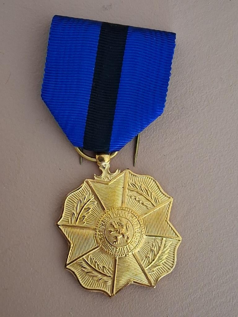Médaille : Ordre belge Léopold II, Envoi