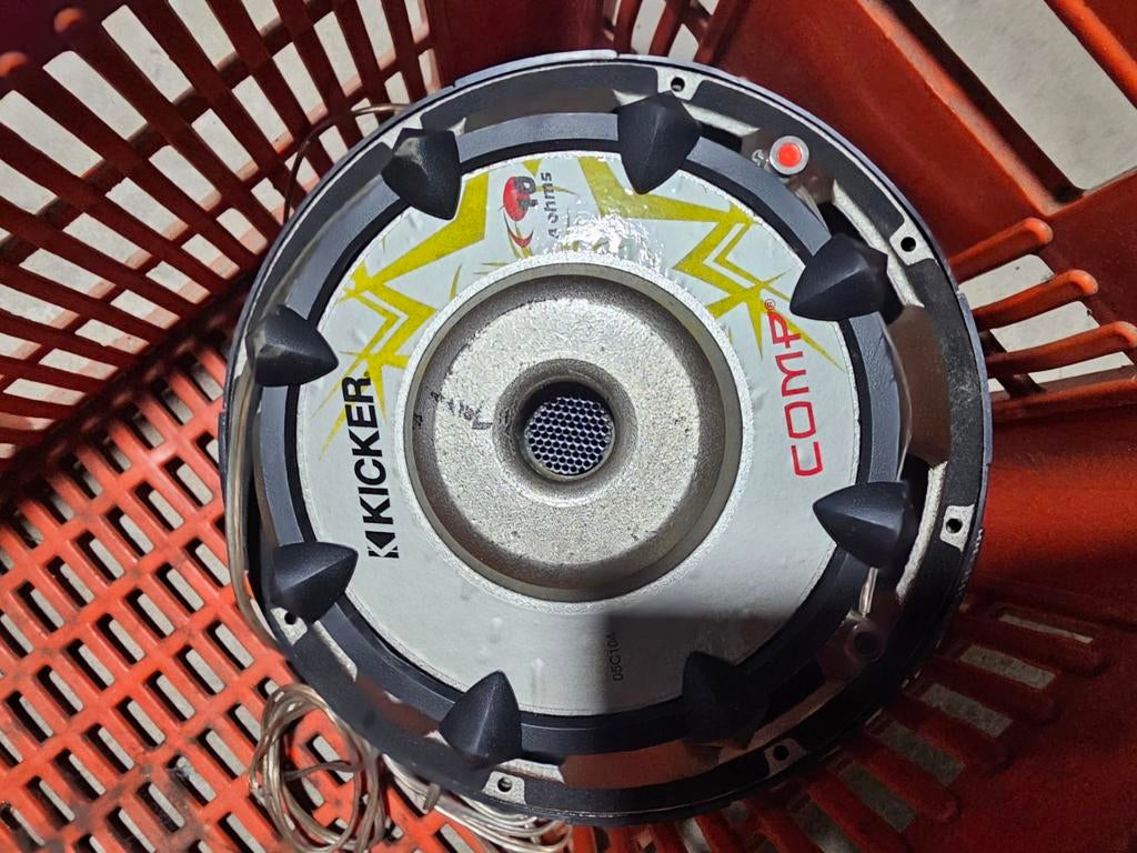 Kicker subwoofer 05C104, Ophalen