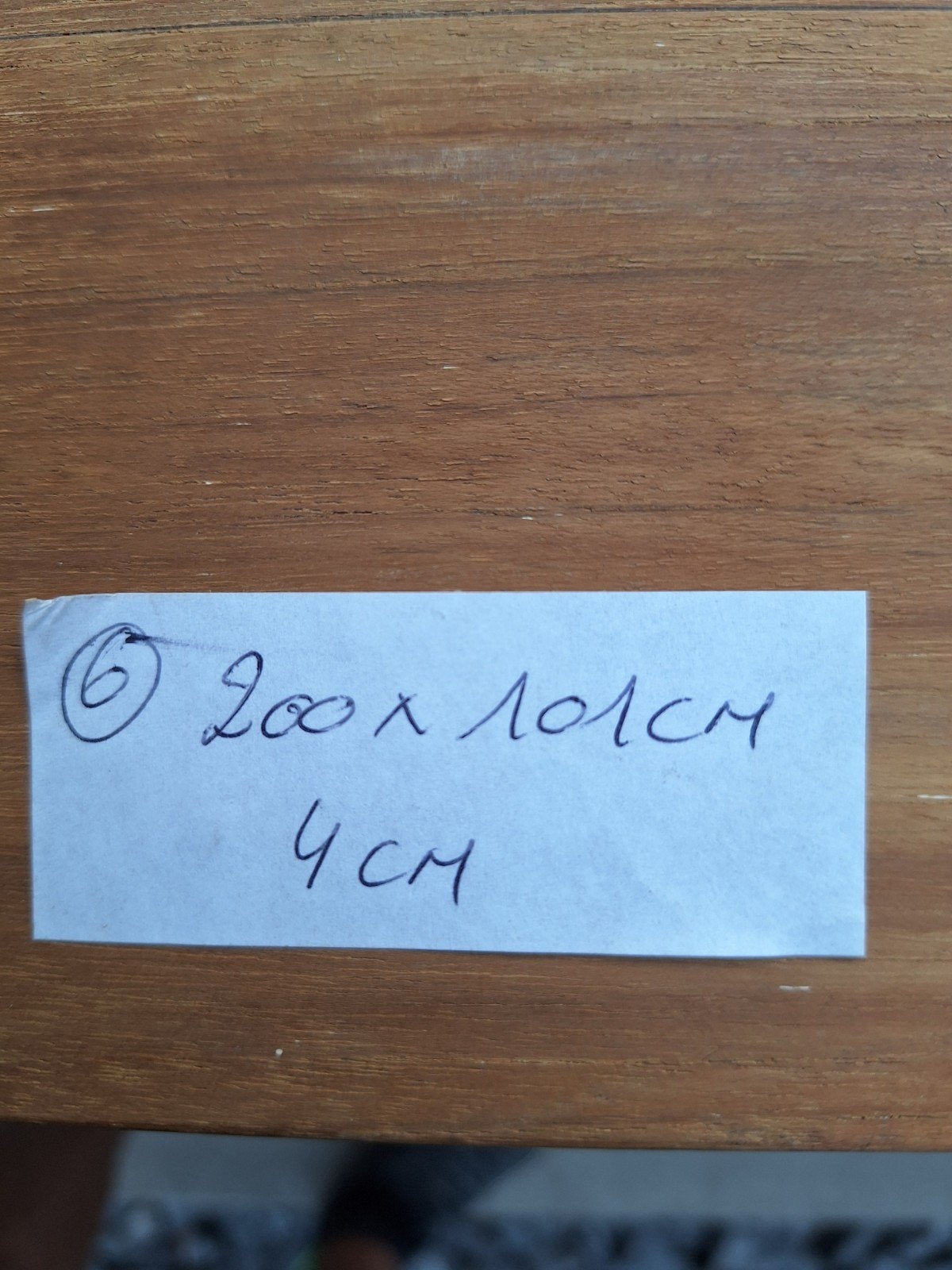 teakhouten tafel met zwarte stalen poten, Ophalen, Zo goed als nieuw