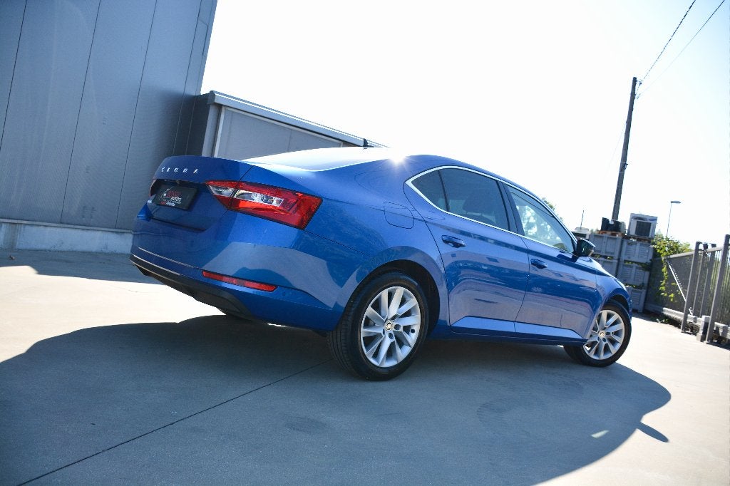 SKODA SUPERB 2.0 TDI NAVI/CRUISC/ZETELVERW/ZETELVERW/PANODAK, Achat, 110 kW, Entreprise, 1968 cm³